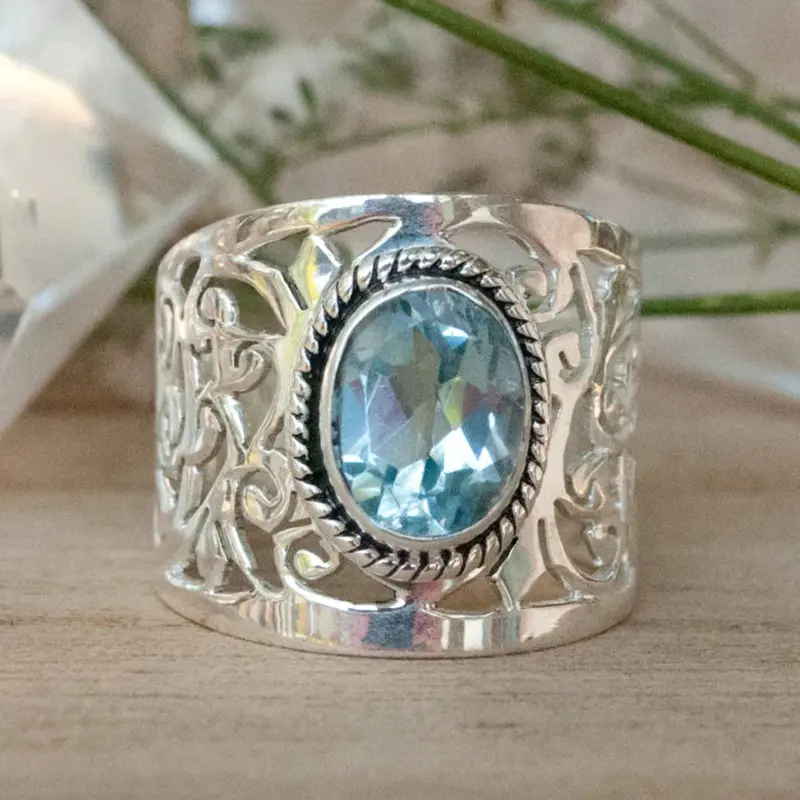 Huitan Romantic Sky Blue Stone Women Rings Hollow Out Band Fancy Bridal Wedding Rings for Party Anniversary Gift Fashion Jewelry