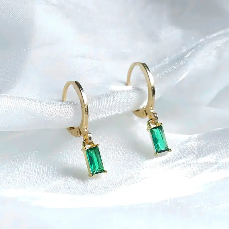 Huitan Chic Bright Green Zirconia Earrings Female Daily Accessories Fashion Women Simple Style Jewelry for Engagement Ceremony