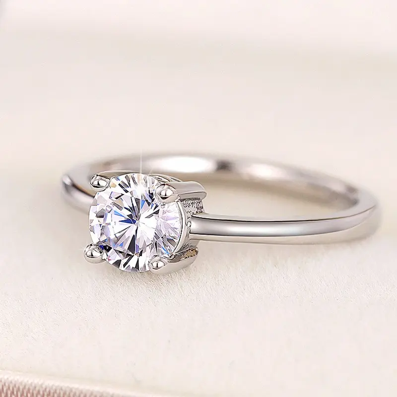Huitan Silver Color Women Rings Solitaire Cubic Zirconia Crystal Elegant Wedding Proposal Rings for Lady Hot Trendy Jewelry Bulk