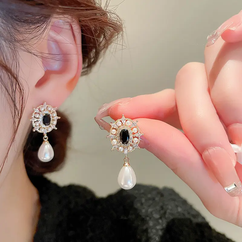 Huitan Vintage Black CZ Simulated Pearl Drop Earrings for Women Gold Color Temperament Elegant Hanging Earrings Party Jewelry