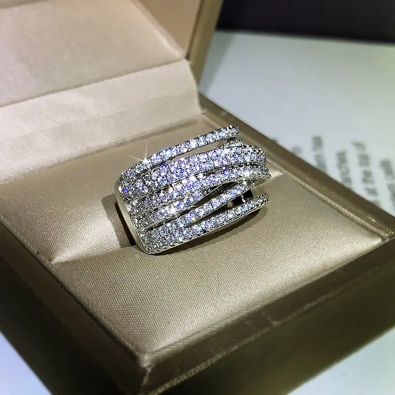 Huitan Micro Paved CZ Bling Bling Women's Finger-rings Modern Design Fashion Versatile Female Accessories OL Style New Jewelry