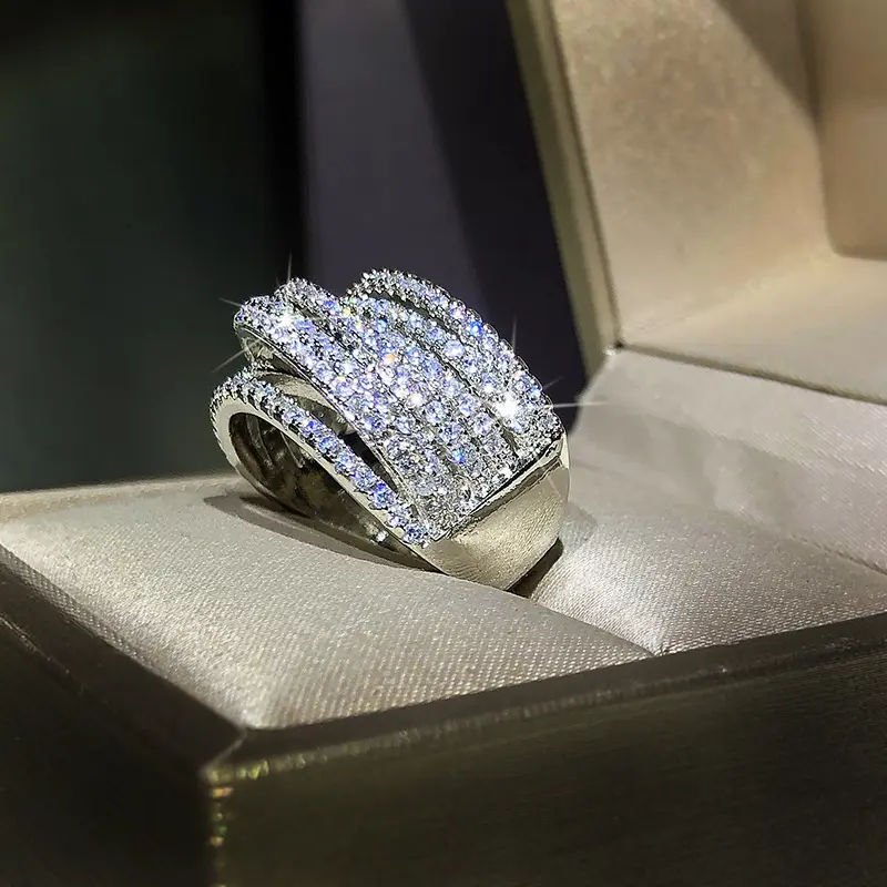 Huitan Micro Paved CZ Bling Bling Women's Finger-rings Modern Design Fashion Versatile Female Accessories OL Style New Jewelry