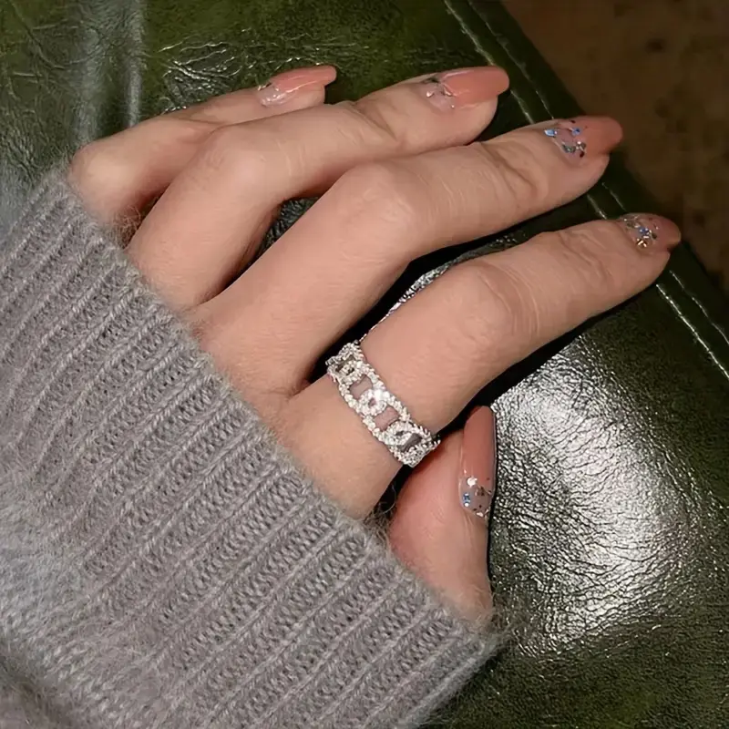 Huitan Dazzling CZ Chain Design Finger Ring for Women Fashion Contracted Design Female Accessories Daily Wear Hot Trendy Jewelry