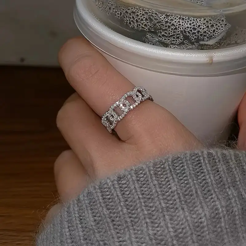 Huitan Dazzling CZ Chain Design Finger Ring for Women Fashion Contracted Design Female Accessories Daily Wear Hot Trendy Jewelry