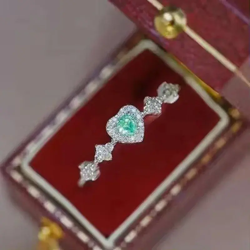 Huitan Romantic Proposal Ring Lady Heart Green Zirconia Finger Accessories for Wedding Fashion Dainty Jewelry for Engagement