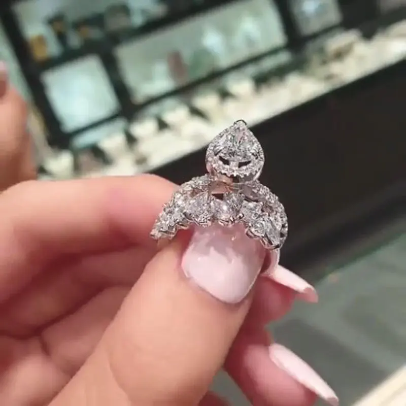 Huitan Fashion 2Pcs/Set Women Rings with Dazzling Cubic Zirconia Romantic Teardrop CZ Ring Wedding Engage Party Lady's Jewelry