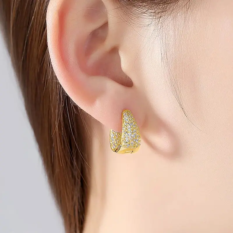 Huitan Trendy Gold Color Brilliant Cubic Zirconia Hoop Earrings for Women Fashion Daily Wearable Accessories Luxury Jewelry Gift