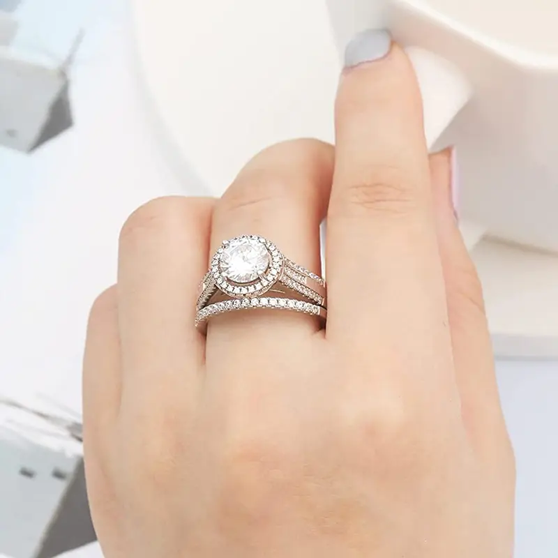 Huitan 2Pcs Set Cubic Zirconia Luxury Rings Wedding Accessories for Women Elegant Round CZ Brilliant Lady Eternity Trend Jewelry