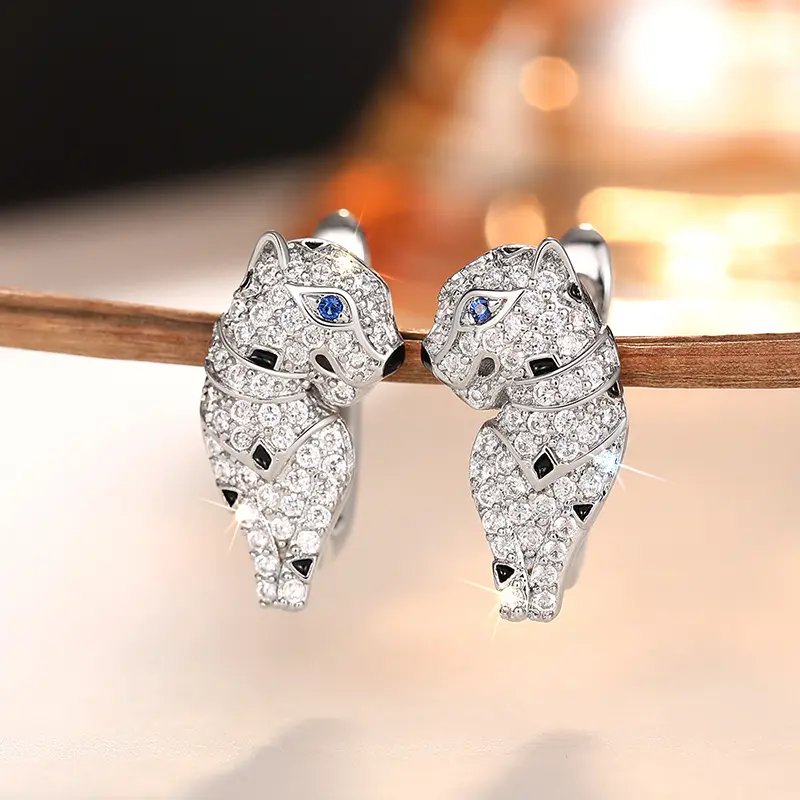 Huitan Punk Leopard Earrings for Women Blue Eyes Black Dot Design Personality Hip Hop Female Ear Accessories Statement Jewelry