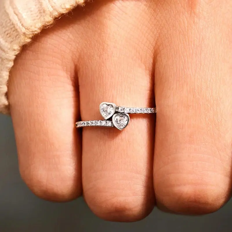 Huitan Double Heart Shaped Ring for Women Temperament Sparkling Jewelry for Elegant Wedding Party Fashion Engagement Jewelry