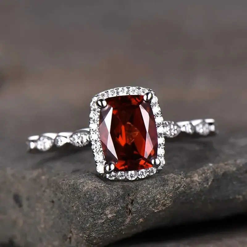 Huitan Luxury 2Pc/Set Red Cubic Zirconia Rings for Women Charming Finger Accessories for Wedding Ceremony Gorgeous Jewelry