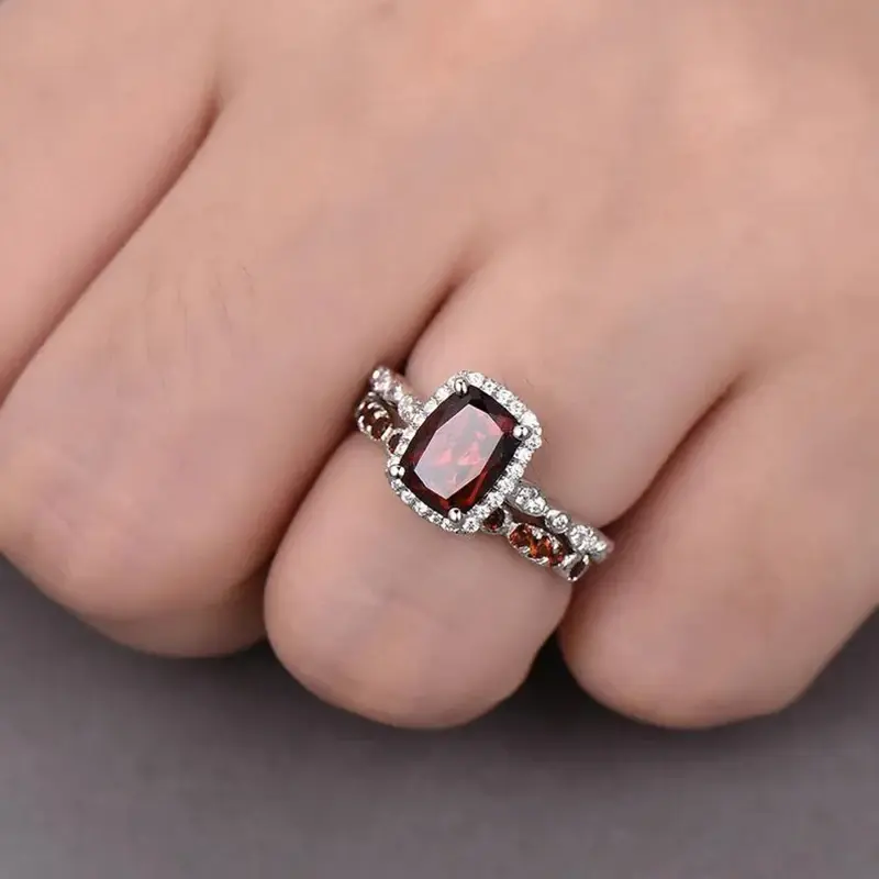 Huitan Luxury 2Pc/Set Red Cubic Zirconia Rings for Women Charming Finger Accessories for Wedding Ceremony Gorgeous Jewelry