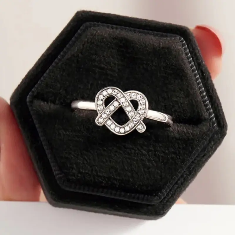 Huitan Luxury Wedding Rings with Bright Cubic Zirconia Fashion Women Daily Wearable Accessories Love Jewelry for Women