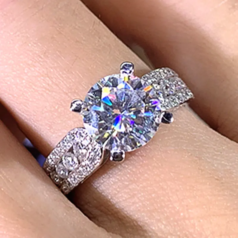 Huitan Modern Women's Wedding Rings Brilliant Crystal Cubic Zirconia High-quality Silver Color Female Ring Engagement Jewelry