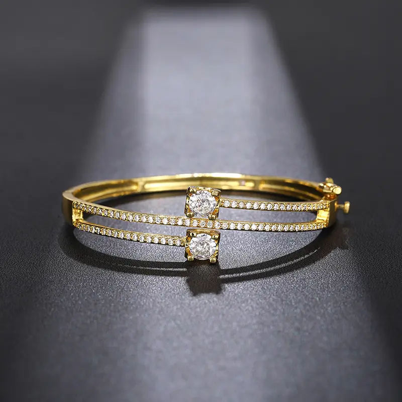 Huitan Temperament Luxury Female Bangles for Party Women Wedding Ceremony Jewelry Gorgeous Women's Hand Bracelets Accessories
