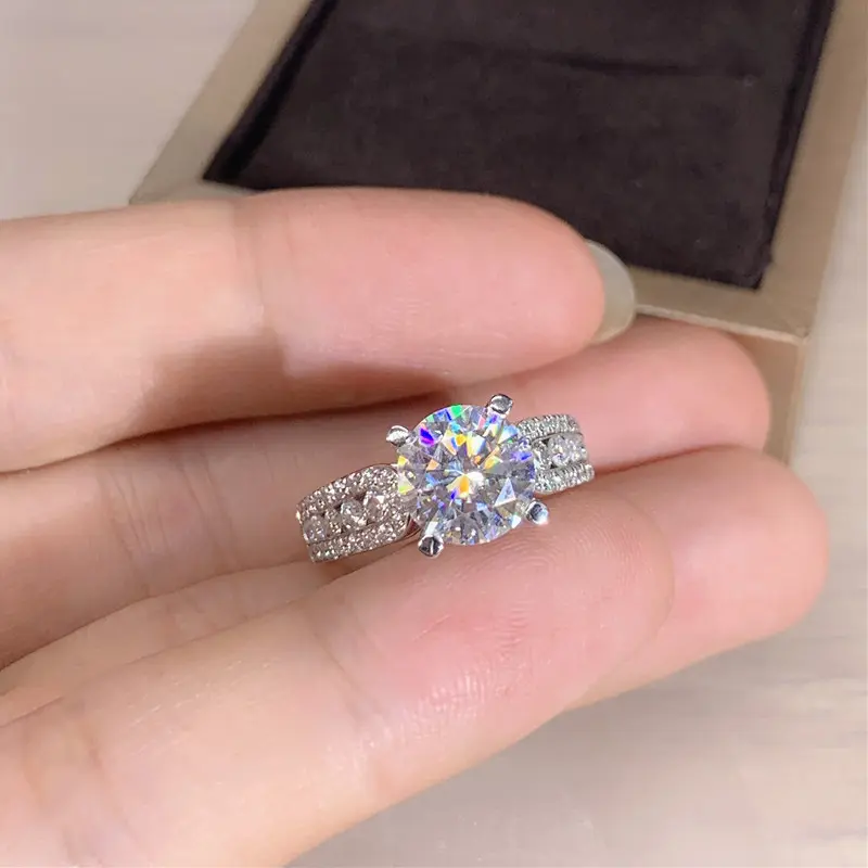 Huitan Modern Women's Wedding Rings Brilliant Crystal Cubic Zirconia High-quality Silver Color Female Ring Engagement Jewelry