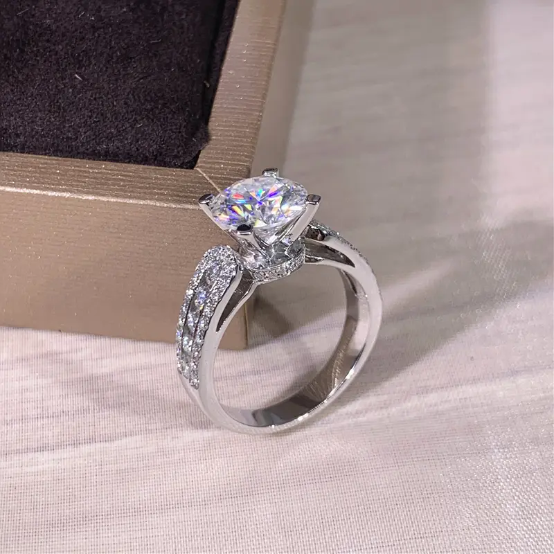Huitan Modern Women's Wedding Rings Brilliant Crystal Cubic Zirconia High-quality Silver Color Female Ring Engagement Jewelry