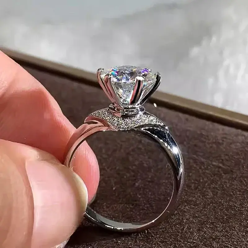 Huitan Luxury Round Zirconia Finger Ring Female Proposal Accessories Dainty Gorgeous Silver Color Wedding Band Jewelry for Women