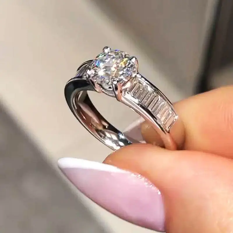 Huitan Luxury Bridal Wedding Ring Female Silver Color Shiny Zirconia Finger Accessories Graceful Gorgeous Engagement Jewelry