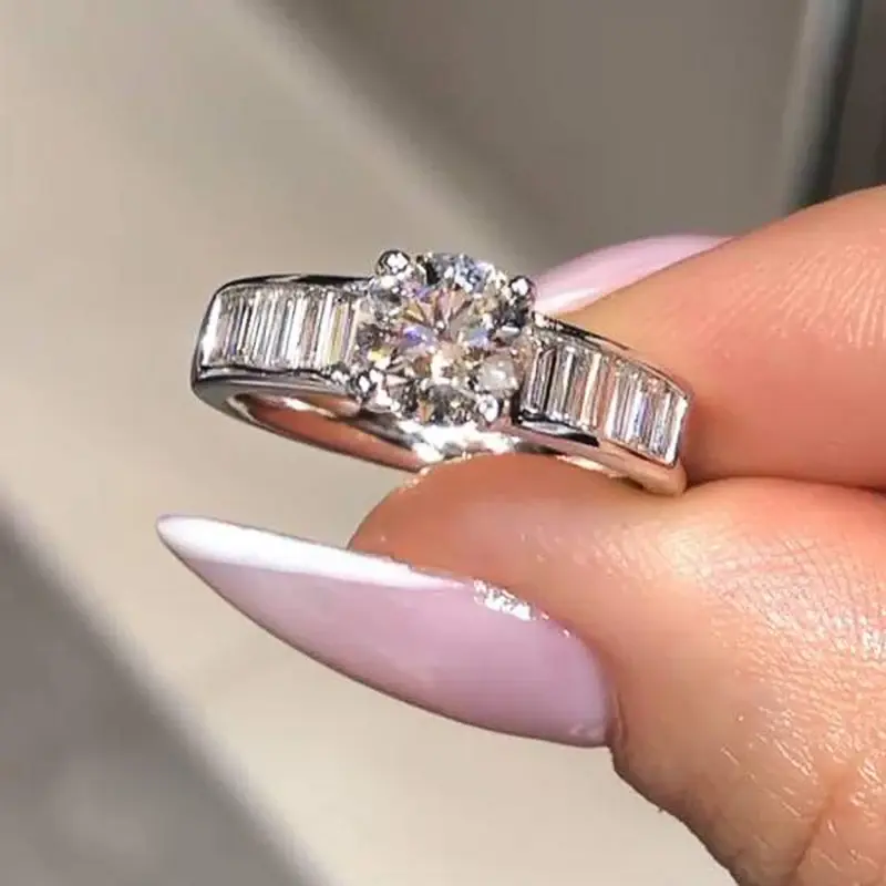 Huitan Luxury Bridal Wedding Ring Female Silver Color Shiny Zirconia Finger Accessories Graceful Gorgeous Engagement Jewelry