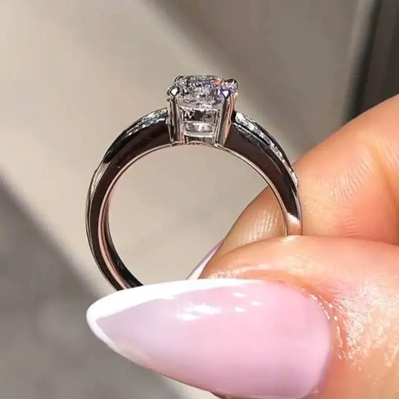 Huitan Luxury Bridal Wedding Ring Female Silver Color Shiny Zirconia Finger Accessories Graceful Gorgeous Engagement Jewelry