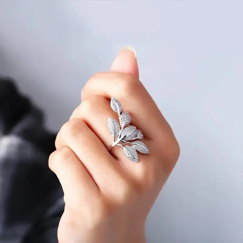 Huitan Bling Bling Leaf Finger Ring for Women Full Paved Sparkling Cubic Zirconia Crystal Rings Wedding Luxury Fashion Jewelry