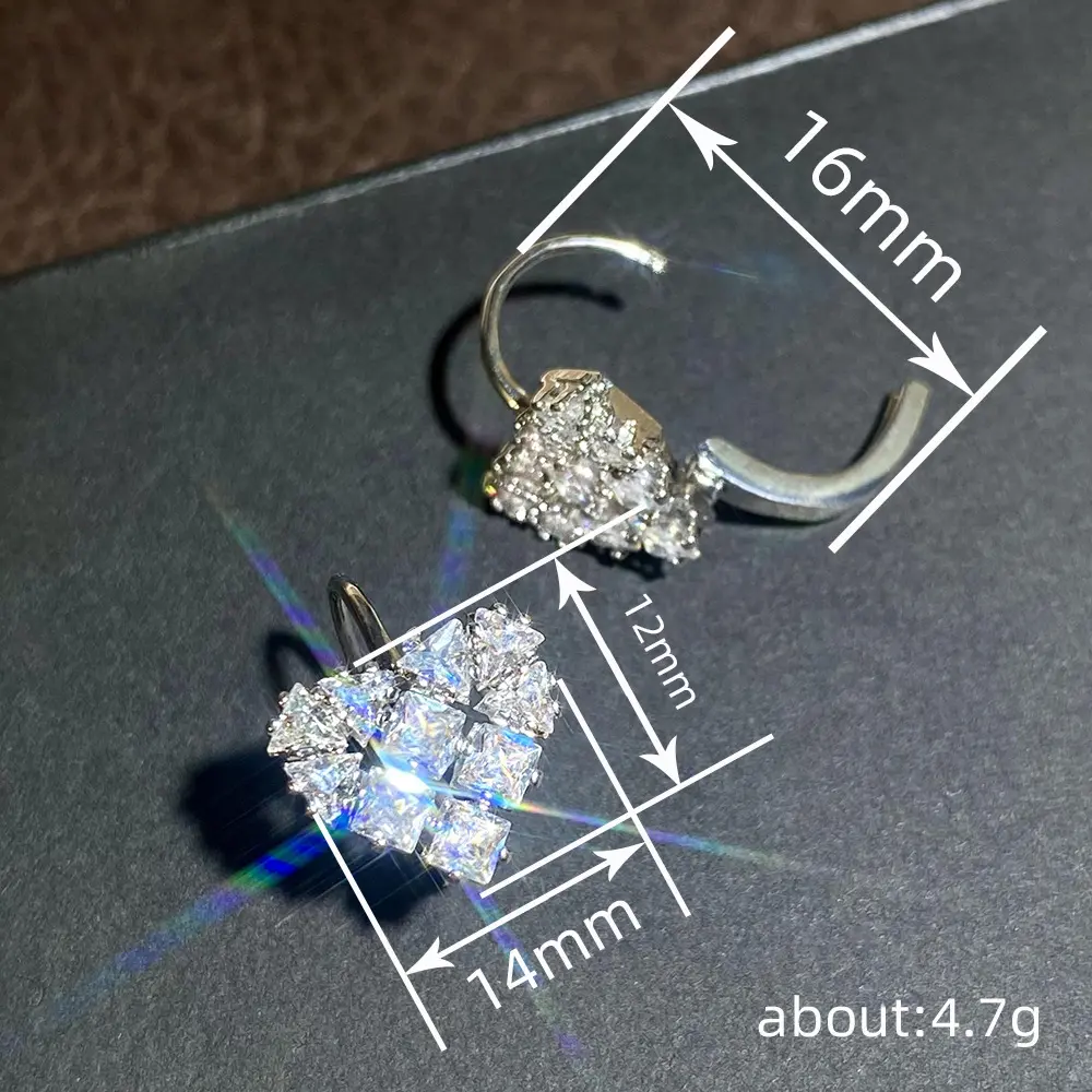 Huitan Sparkling Heart Shaped Drop Earrings Female Romantic Wedding Accessories with Bright Zirconia Sweet Lady Dainty Jewelry
