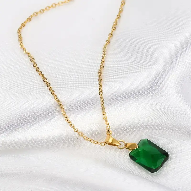 Huitan Simple Elegant Green CZ Pendant Necklace for Bridal Wedding Accessories Fancy Anniversary Gift New Fashion Women Jewelry