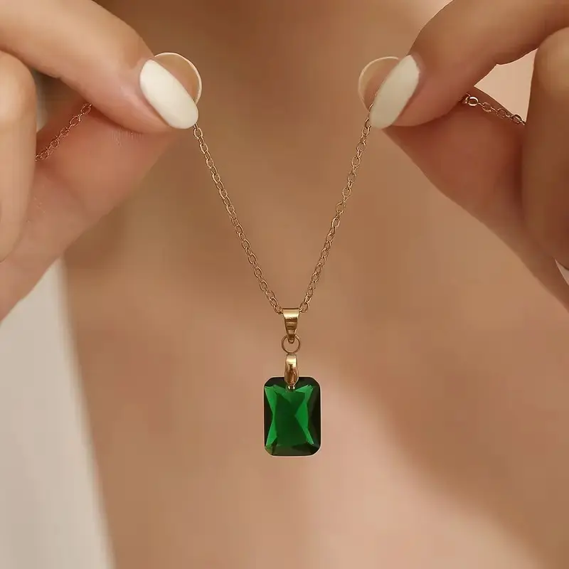 Huitan Simple Elegant Green CZ Pendant Necklace for Bridal Wedding Accessories Fancy Anniversary Gift New Fashion Women Jewelry