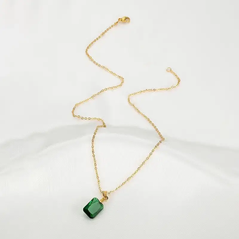 Huitan Simple Elegant Green CZ Pendant Necklace for Bridal Wedding Accessories Fancy Anniversary Gift New Fashion Women Jewelry
