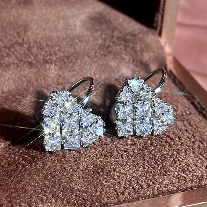 Huitan Sparkling Heart Shaped Drop Earrings Female Romantic Wedding Accessories with Bright Zirconia Sweet Lady Dainty Jewelry