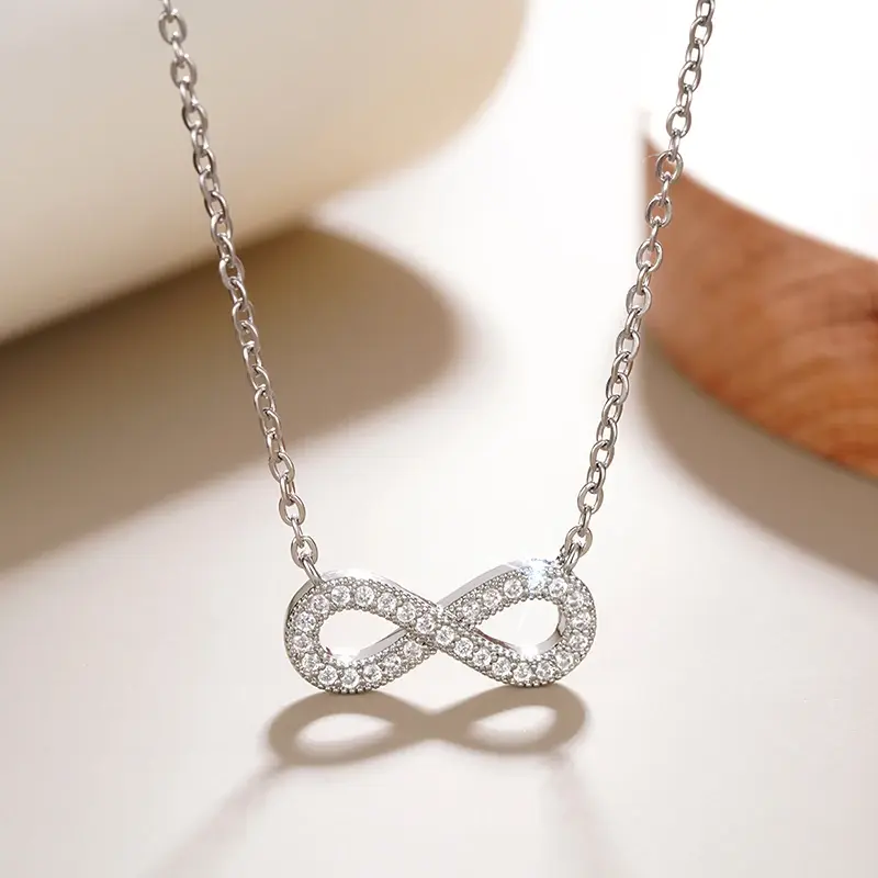 Huitan Fashion Chic Pendant Necklace Lady Everyday Jewelry with Cubic Zirconia Stylish Versatile Silver Color Accessories Gifts
