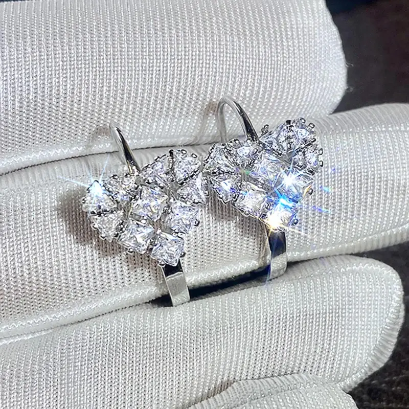 Huitan Sparkling Heart Shaped Drop Earrings Female Romantic Wedding Accessories with Bright Zirconia Sweet Lady Dainty Jewelry
