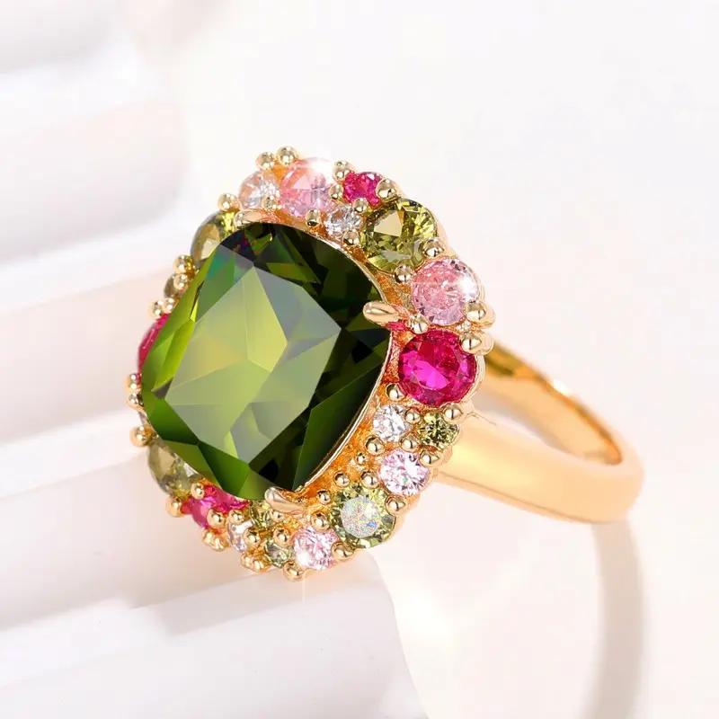 Huitan Gorgeous Green Cubic Zirconia Lady's Rings Newly Designed Colorful CZ Wedding Anniversary Party Fashion Jewelry for Women