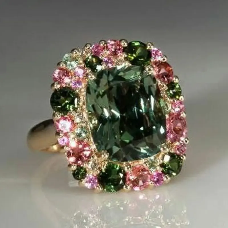 Huitan Gorgeous Green Cubic Zirconia Lady's Rings Newly Designed Colorful CZ Wedding Anniversary Party Fashion Jewelry for Women