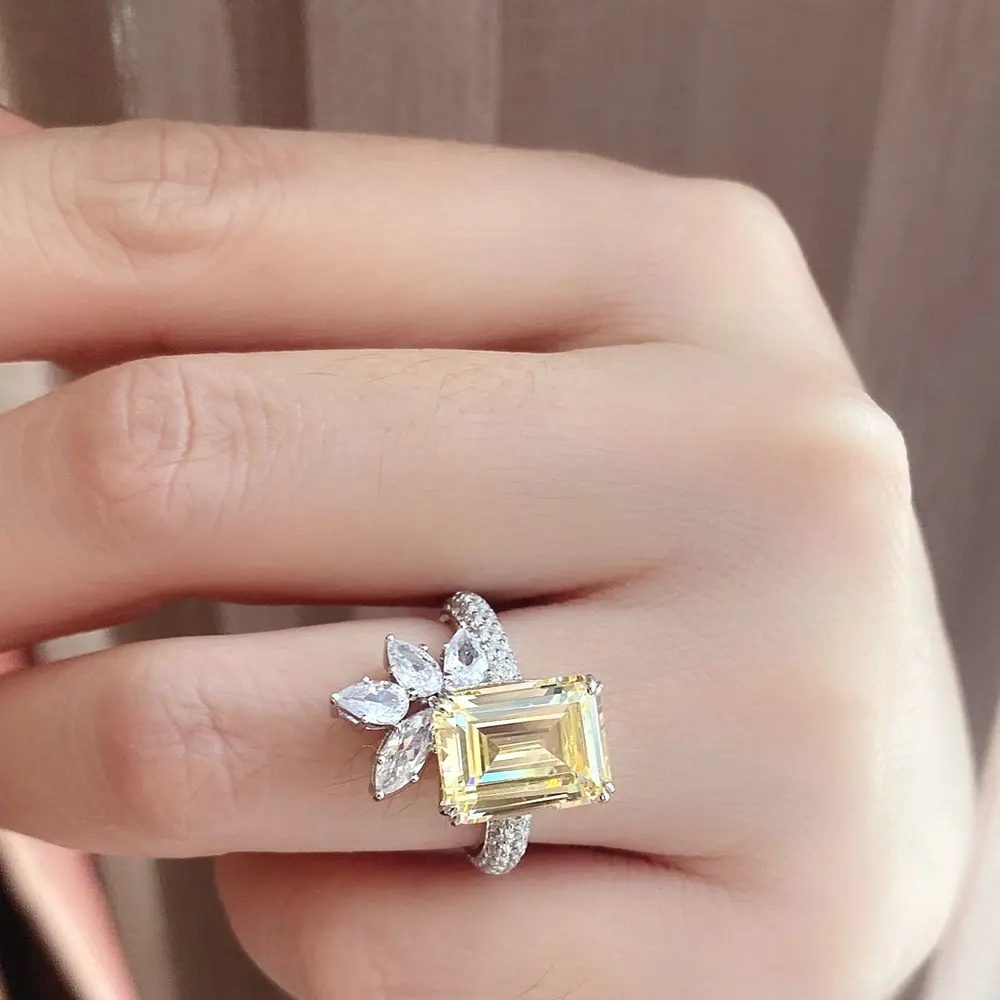 Huitan New Arrival Luxury Women Cubic Zirconia Rings Bling Geometric Square Yellow CZ Ring Wedding Party Aesthetic Lady Jewelry