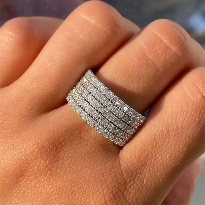 Huitan Dazzling Half Circle Paved CZ Rings for Women Fashion Luxury Wedding Bands Rings Simple Versatile Lady's Jewelry Party