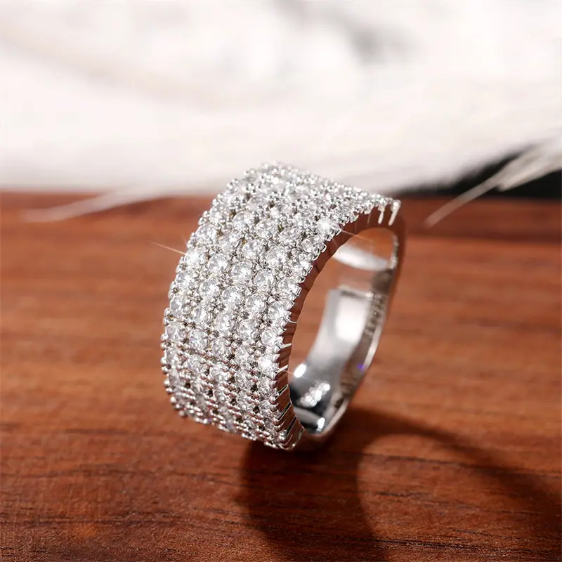 Huitan Dazzling Half Circle Paved CZ Rings for Women Fashion Luxury Wedding Bands Rings Simple Versatile Lady's Jewelry Party