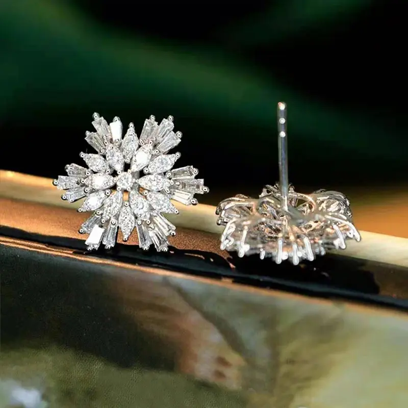 Huitan Gorgeous Cubic Zirconia Stud Earrings Women for Wedding Party Accessories Chic Ear Piercing Earrings Gift Fashion Jewelry