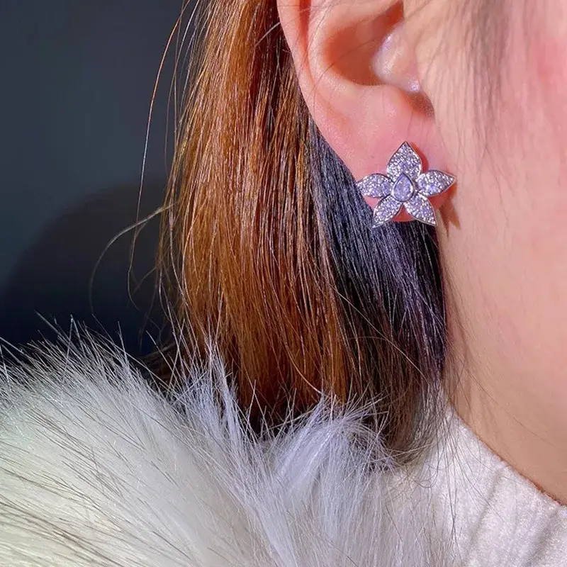 Huitan Delicate Flower Stud Earrings for Women Silver Color Accessories for Engagement Elegant Lady Daily Wearable Jewelry Gifts