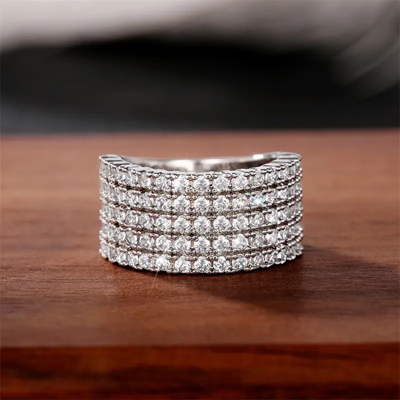 Huitan Dazzling Half Circle Paved CZ Rings for Women Fashion Luxury Wedding Bands Rings Simple Versatile Lady's Jewelry Party