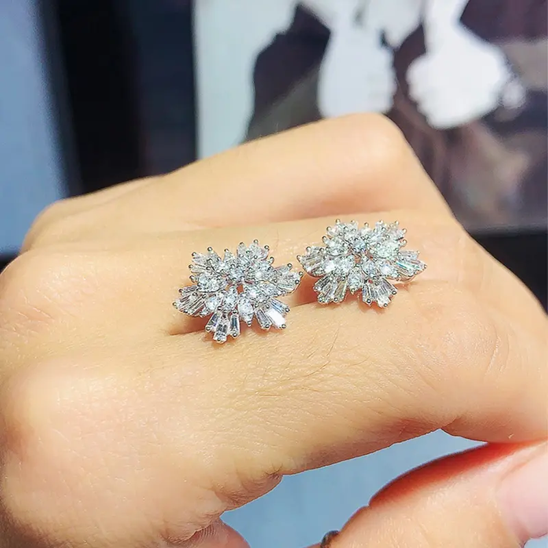 Huitan Gorgeous Cubic Zirconia Stud Earrings Women for Wedding Party Accessories Chic Ear Piercing Earrings Gift Fashion Jewelry