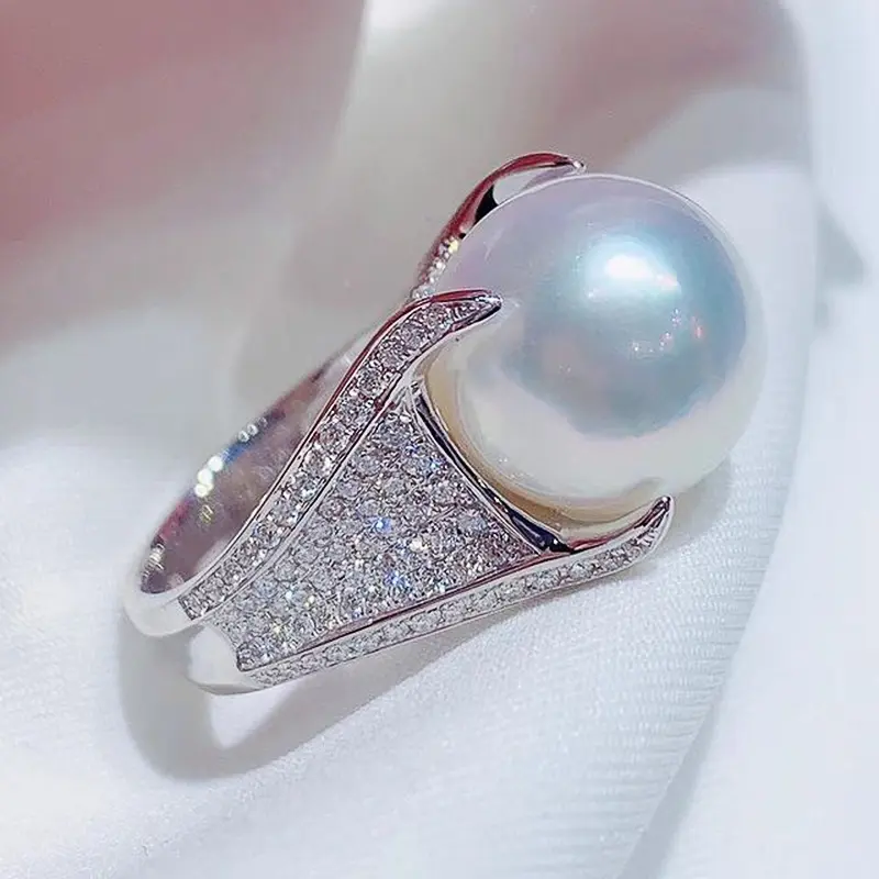 Huitan Luxury 4 Claws Setting Big Imitation Pearl Rings Women Wedding Party Temperament Accessories Fancy Gift Statement Jewelry