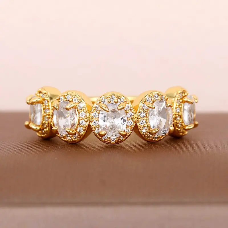 Huitan Fashion Oval Shaped CZ Rings for Women Modern Design Temperament Female Accessories Wedding Party Statement Jewelry Gift