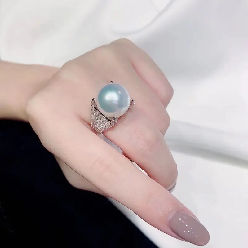 Huitan Luxury 4 Claws Setting Big Imitation Pearl Rings Women Wedding Party Temperament Accessories Fancy Gift Statement Jewelry