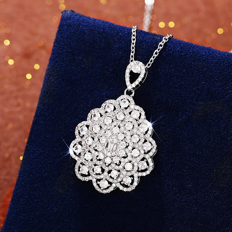 Huitan Dainty Pendant Necklace Lady Luxury Neck Jewelry with Brilliant Cubic Zirconia Fashion Silver Color Jewelry for Women