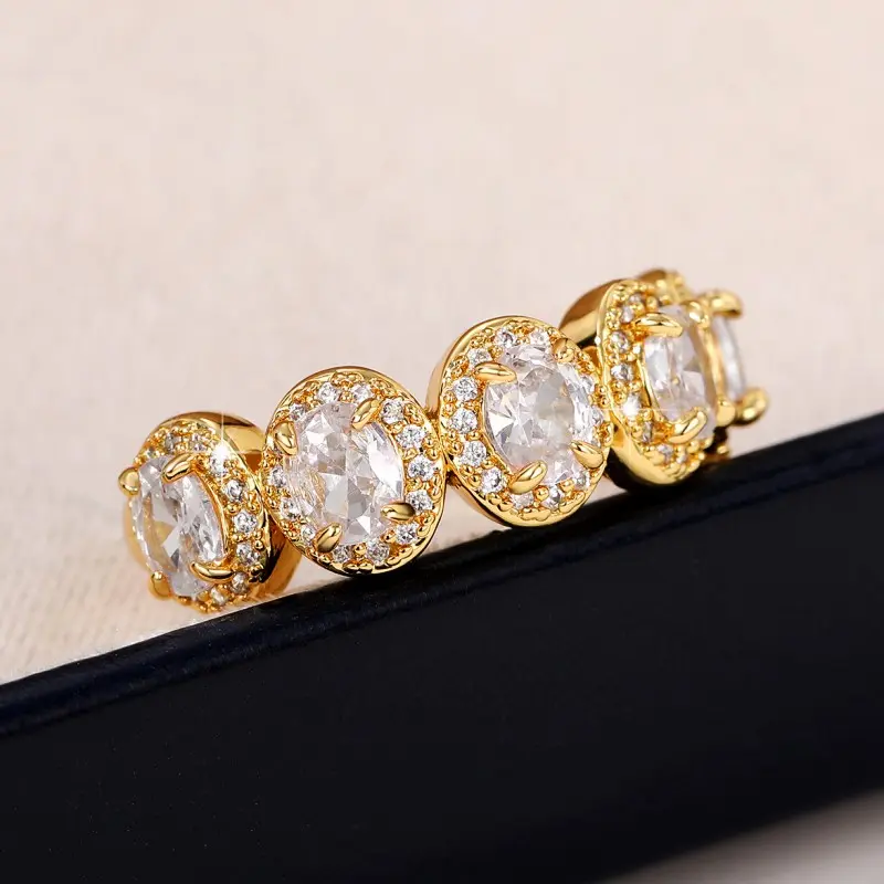 Huitan Fashion Oval Shaped CZ Rings for Women Modern Design Temperament Female Accessories Wedding Party Statement Jewelry Gift