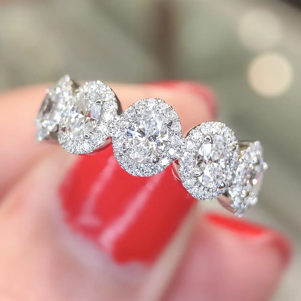 Huitan Fashion Oval Shaped CZ Rings for Women Modern Design Temperament Female Accessories Wedding Party Statement Jewelry Gift
