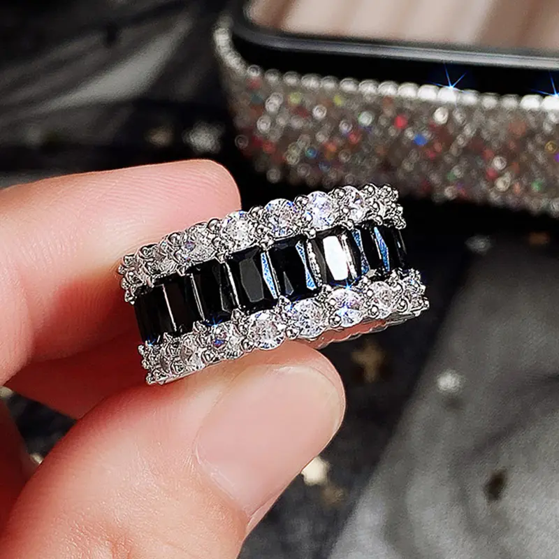 Huitan Personality Black CZ Wedding Rings for Women Bling Bling Gorgeous Newly Designed Accessories High Quality Fashion Jewelry