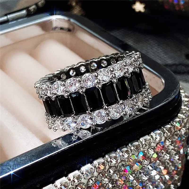 Huitan Personality Black CZ Wedding Rings for Women Bling Bling Gorgeous Newly Designed Accessories High Quality Fashion Jewelry